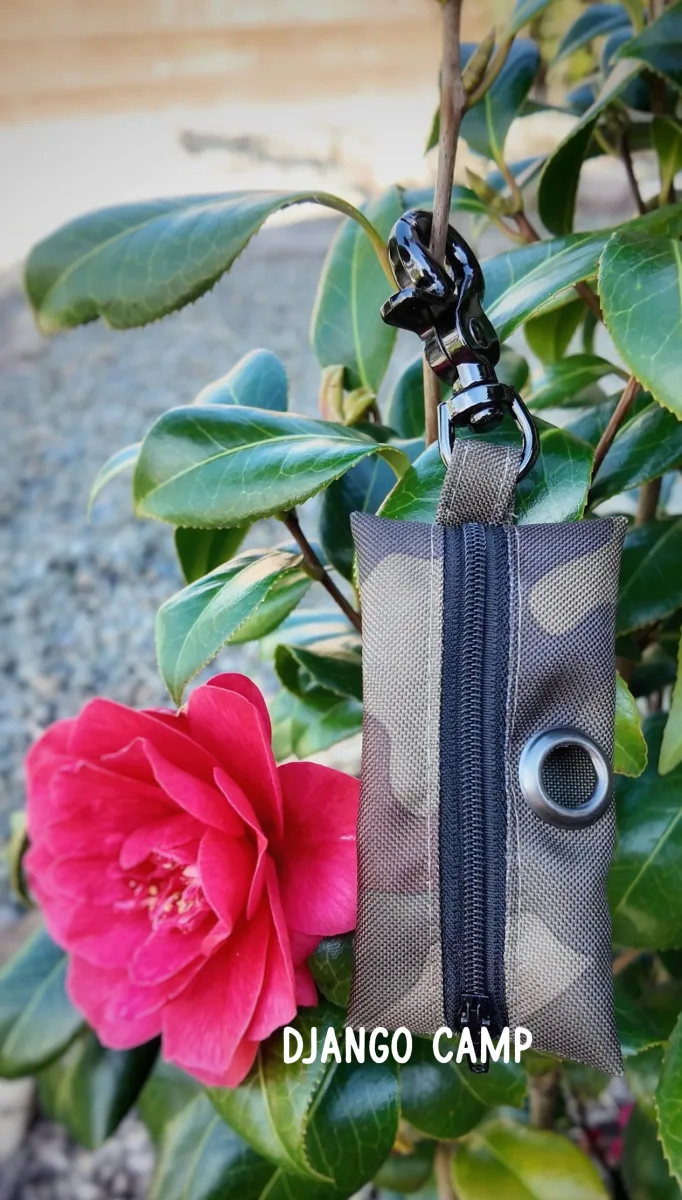 Distributeur de sacs à déjections 🐾 - Accessoire et cadeau pour propriétaire de chien passionné - Vue 4